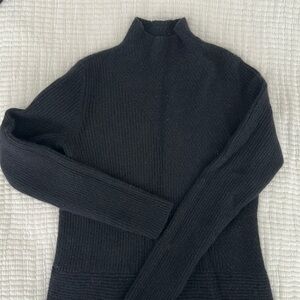 Saks fifth avenue cashmere top